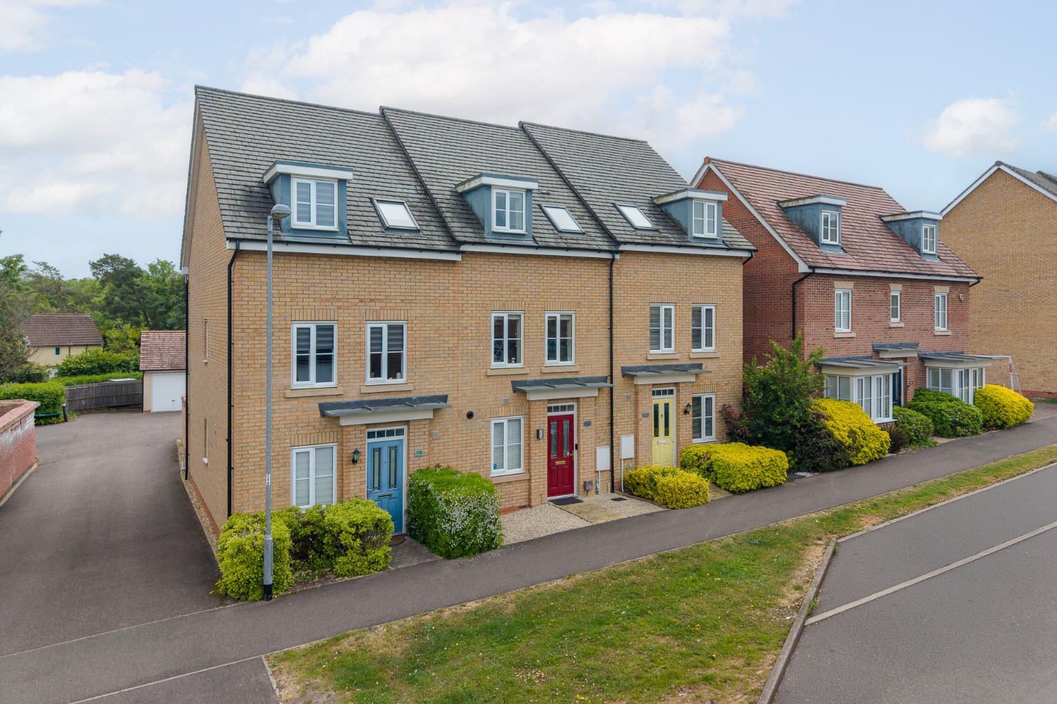 3 bed terraced house for sale in Summer's Hill Drive, Cambridge - Property Image 1