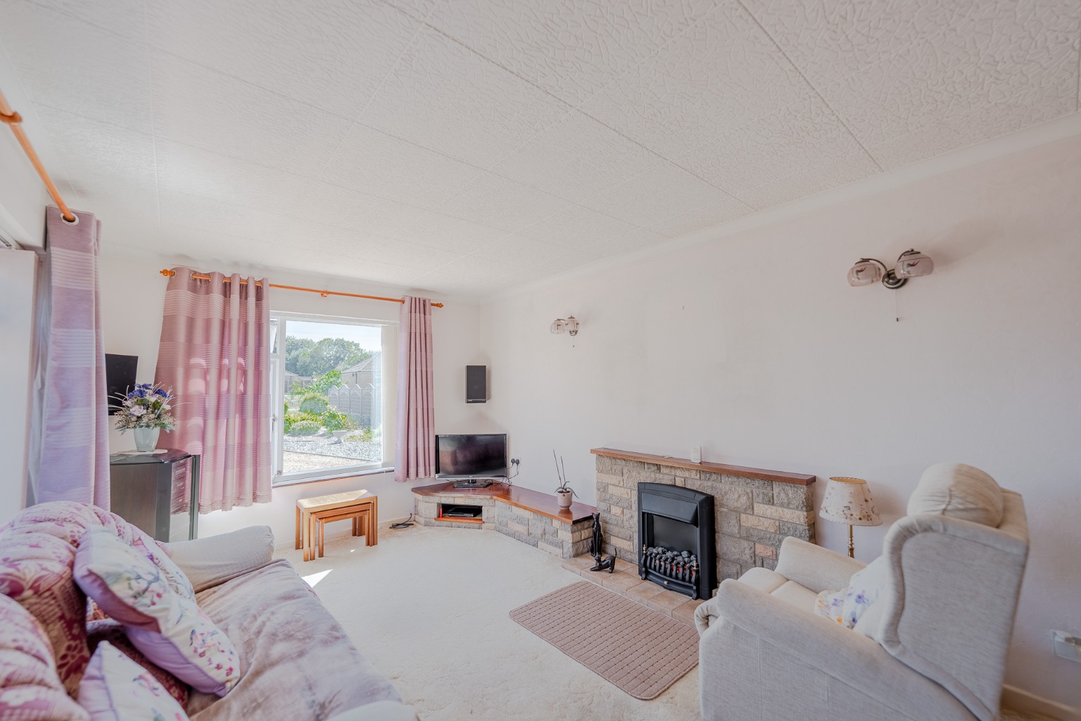 3 bed bungalow for sale in Overcote Lane, Cambridgeshire 2