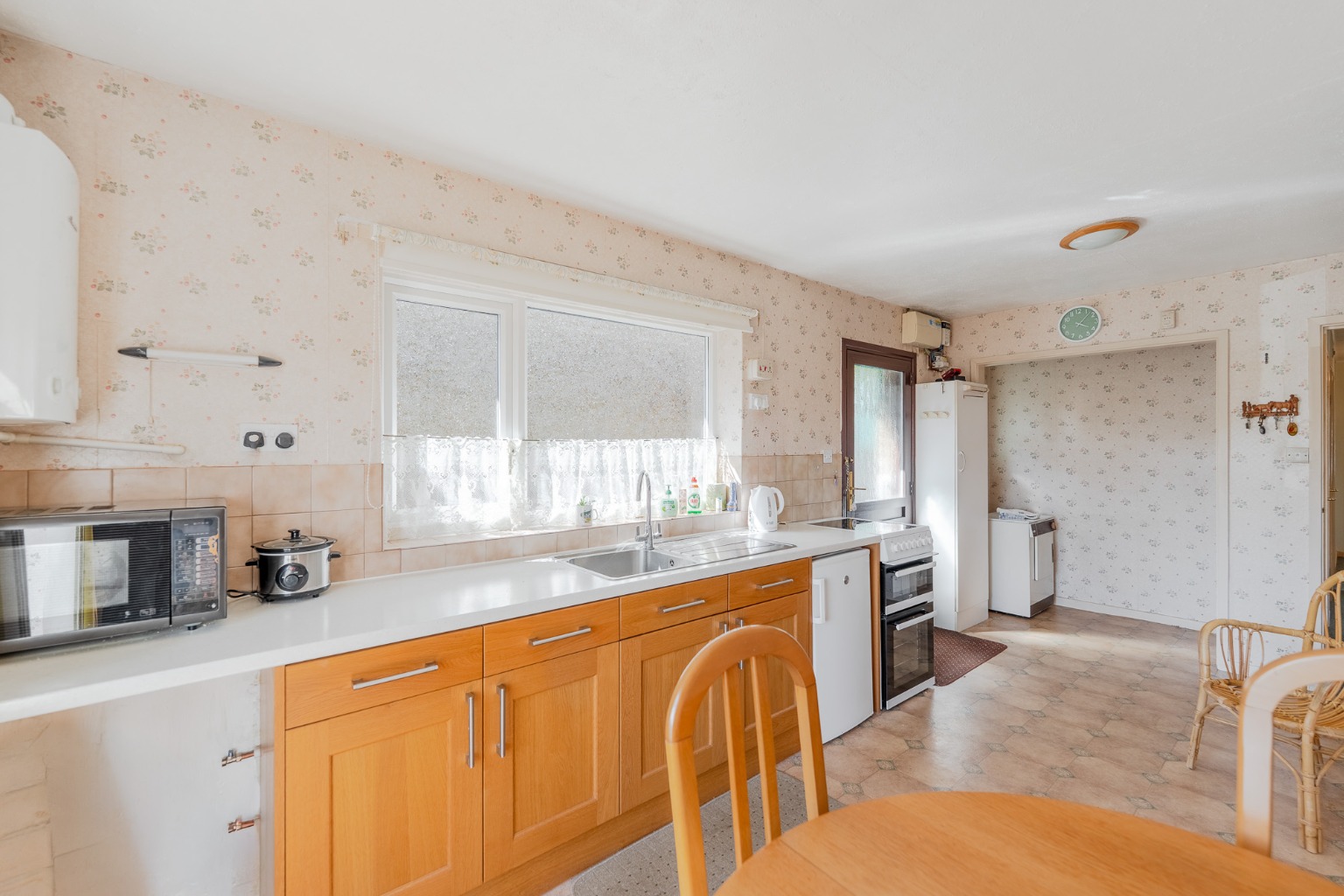 3 bed bungalow for sale in Overcote Lane, Cambridgeshire  - Property Image 2