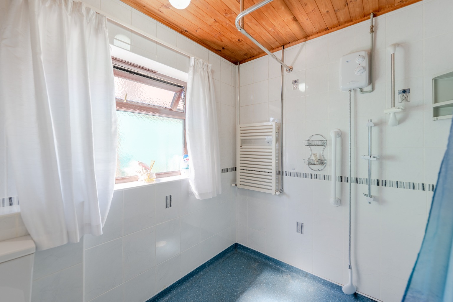 3 bed bungalow for sale in Overcote Lane, Cambridgeshire 9