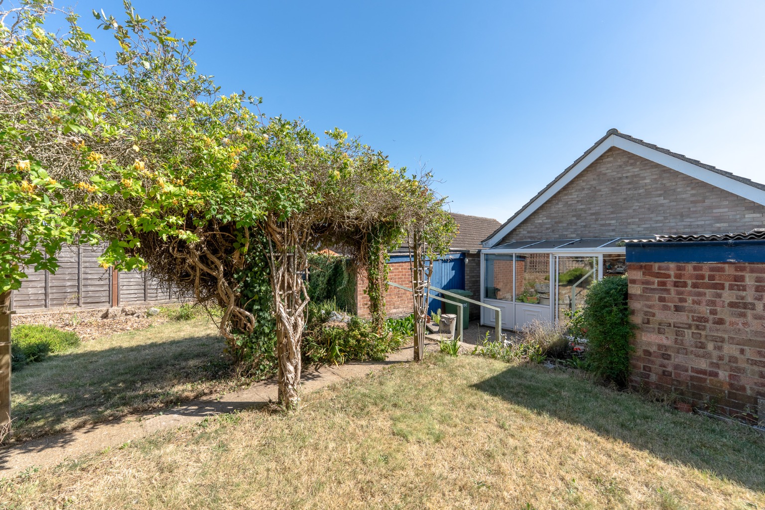 3 bed bungalow for sale in Overcote Lane, Cambridgeshire  - Property Image 13