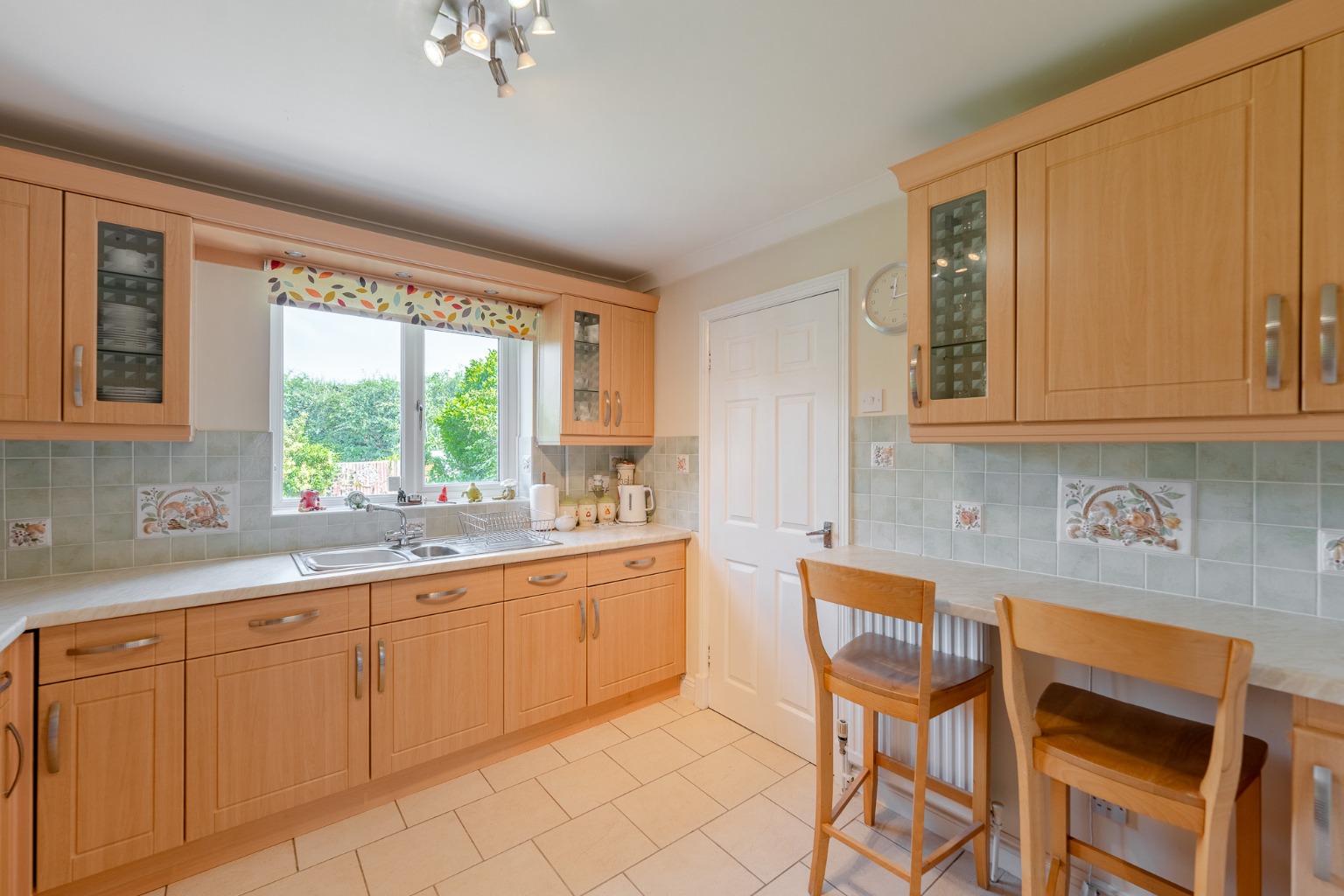 4 bed detached house for sale in Bergamont Close, Cambridgeshire  - Property Image 9