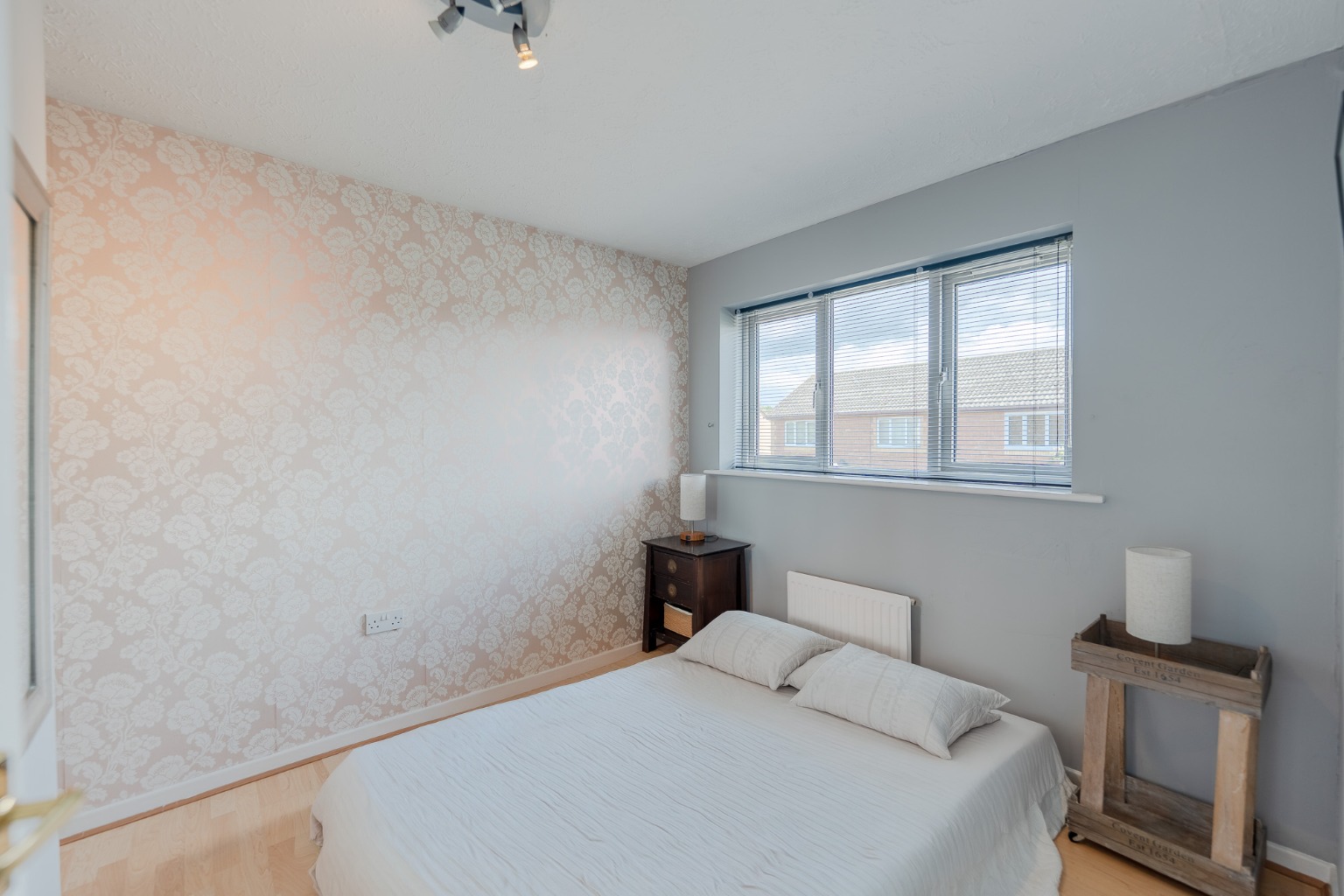 4 bed end of terrace house for sale in Wood View, Cambridgeshire  - Property Image 12