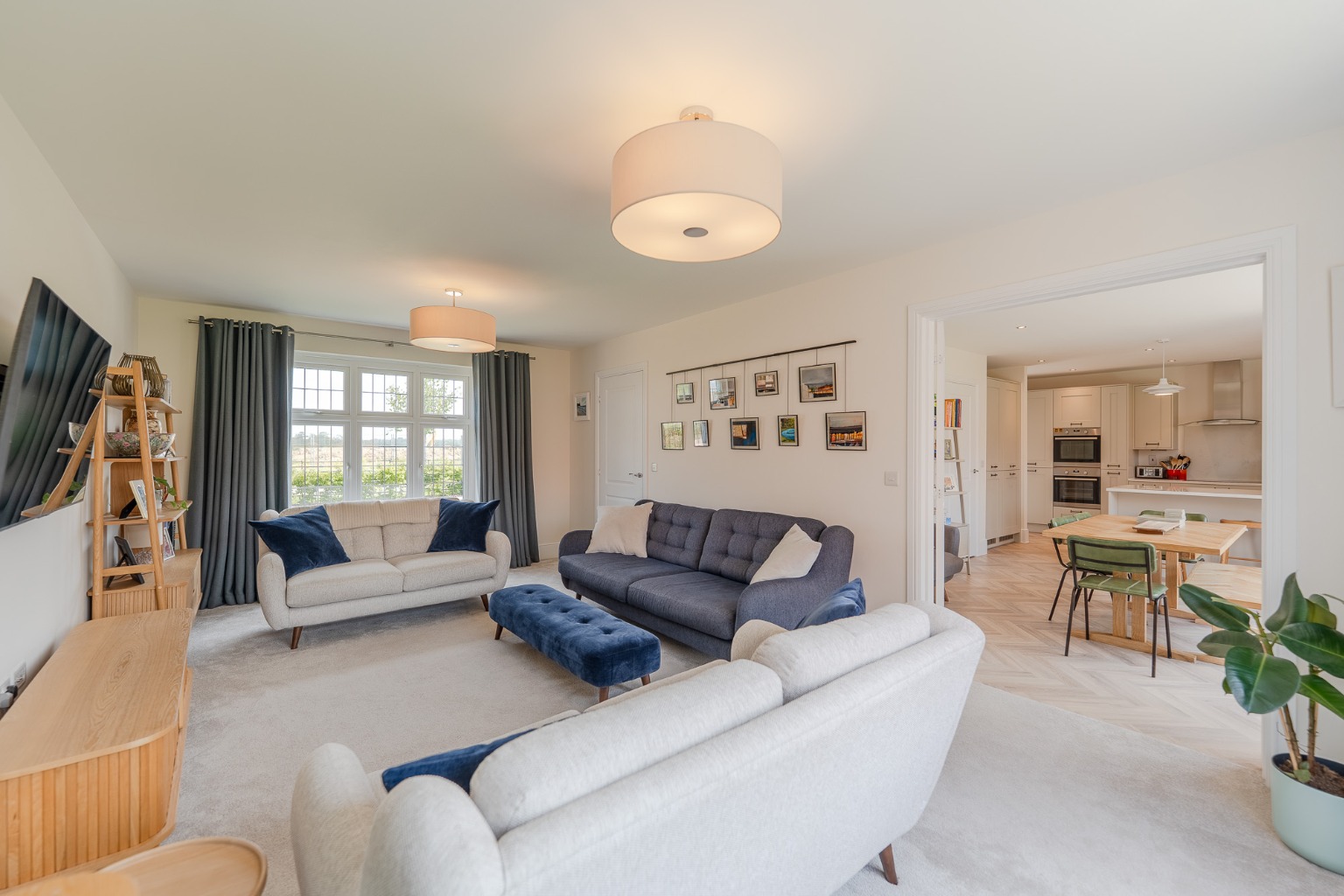 4 bed detached house for sale in Newton Road, Cambridgeshire 1
