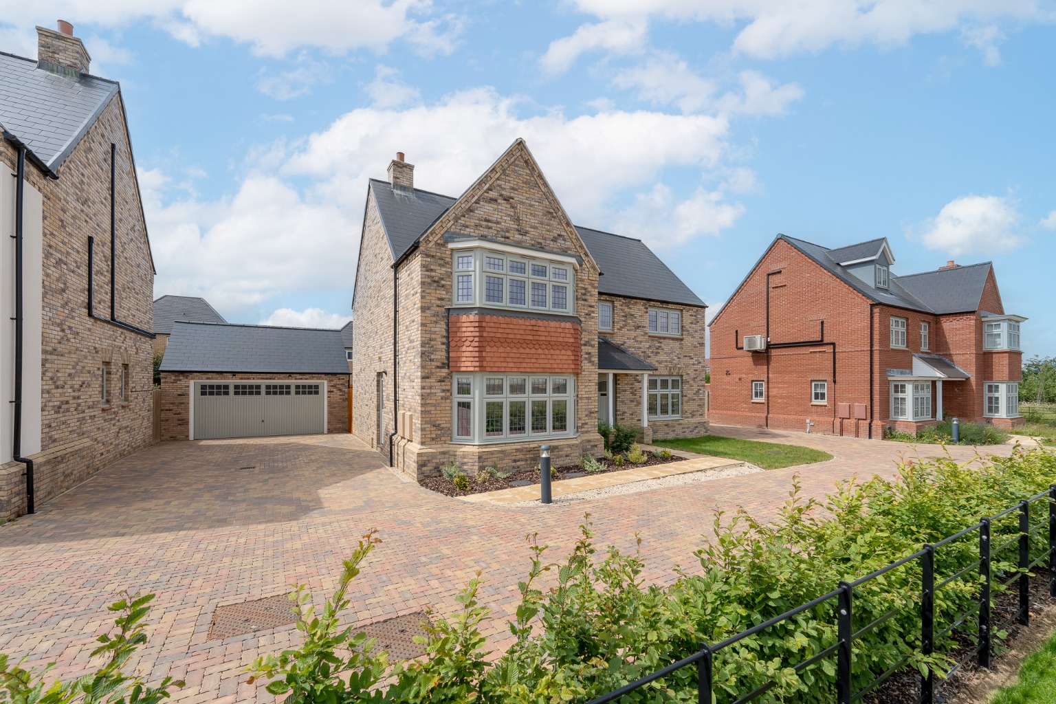 4 bed detached house for sale in Newton Road, Cambridgeshire - Property Image 1