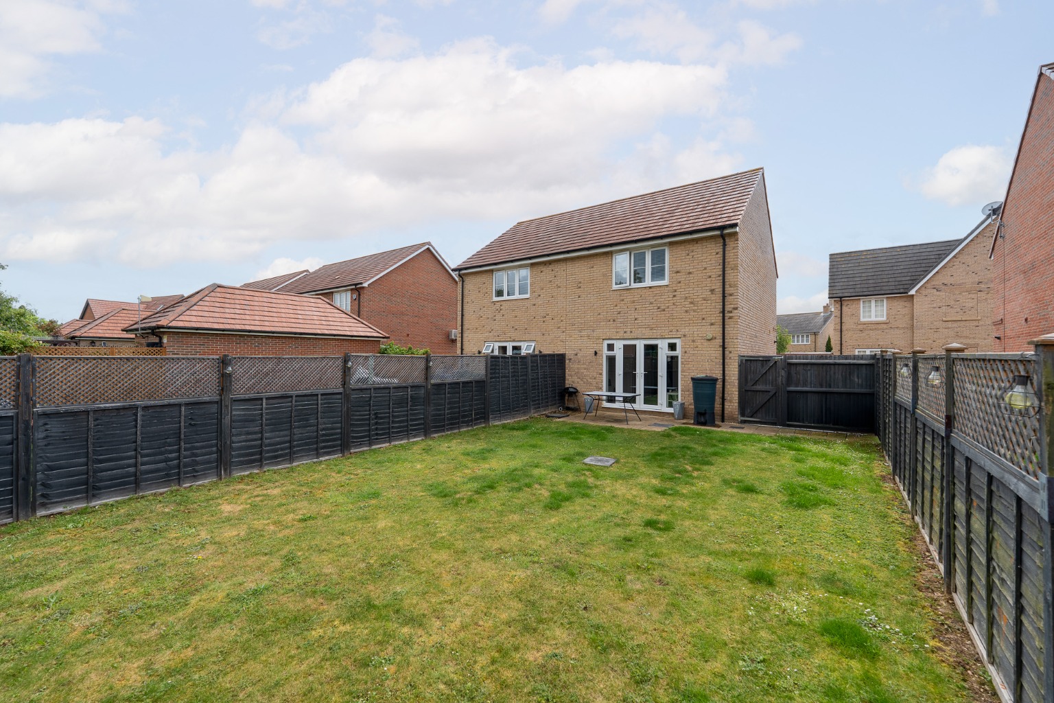 2 bed semi-detached house for sale in Badger Way, Cambridgeshire  - Property Image 11