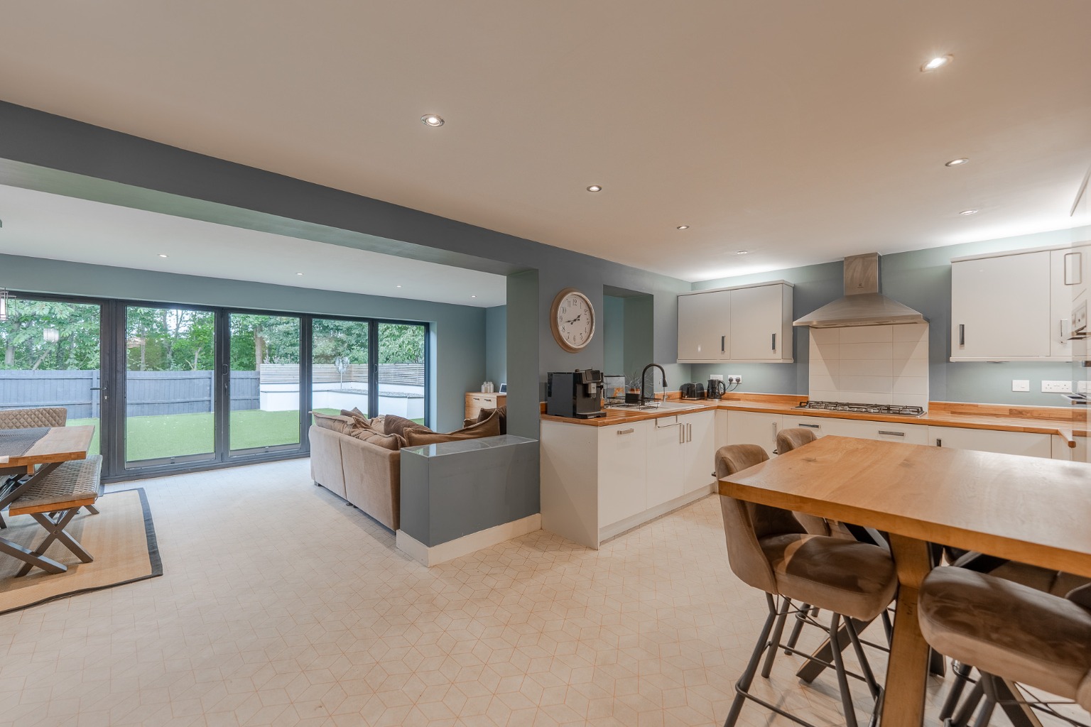 5 bed detached house for sale in Trinity Way, Cambridgeshire  - Property Image 2