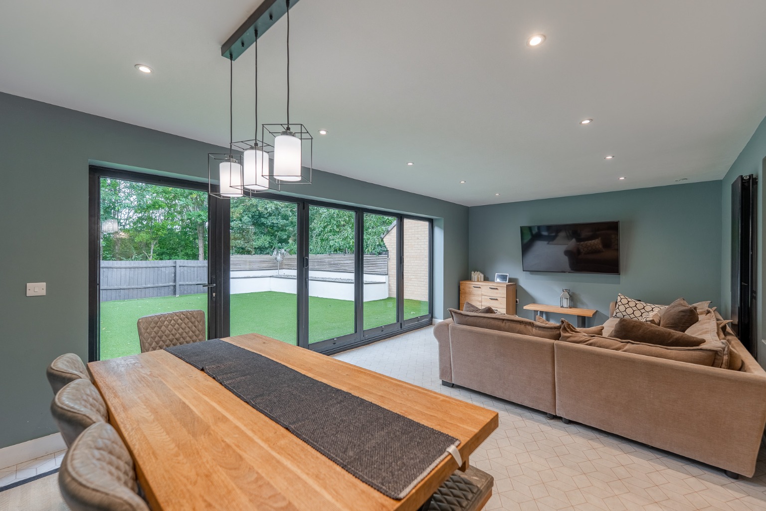 5 bed detached house for sale in Trinity Way, Cambridgeshire 2