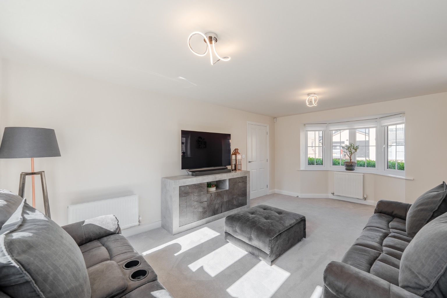 4 bed detached house for sale in Innkeeper Way, Huntingdon  - Property Image 3