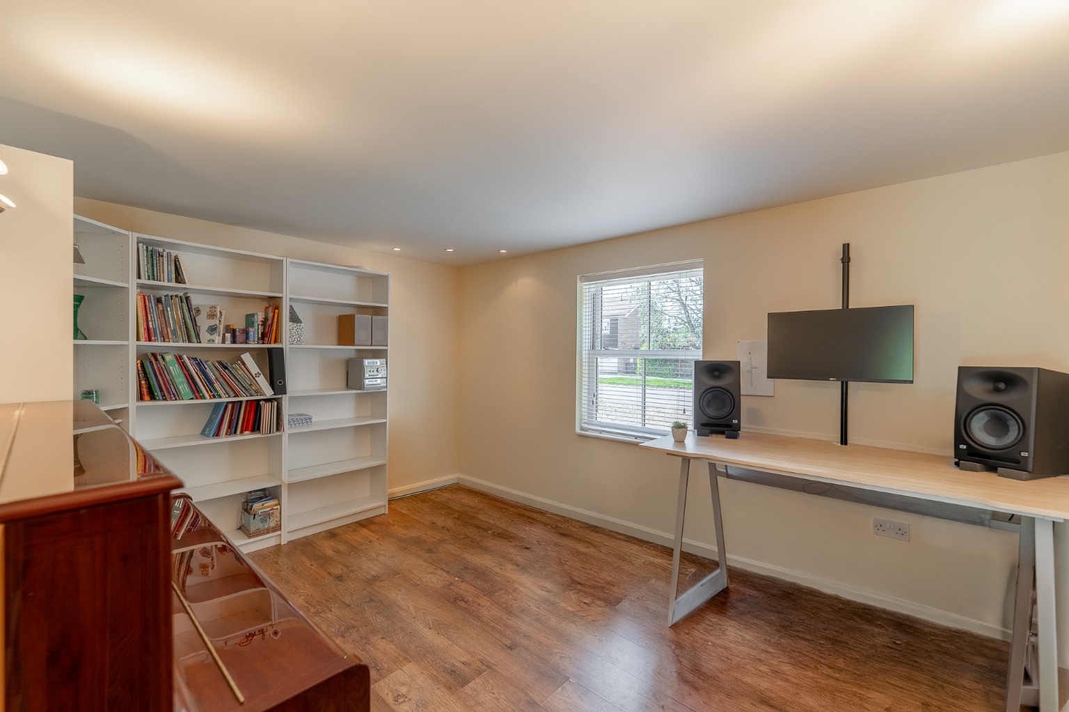 5 bed semi-detached house for sale in East Street, Huntingdon  - Property Image 9