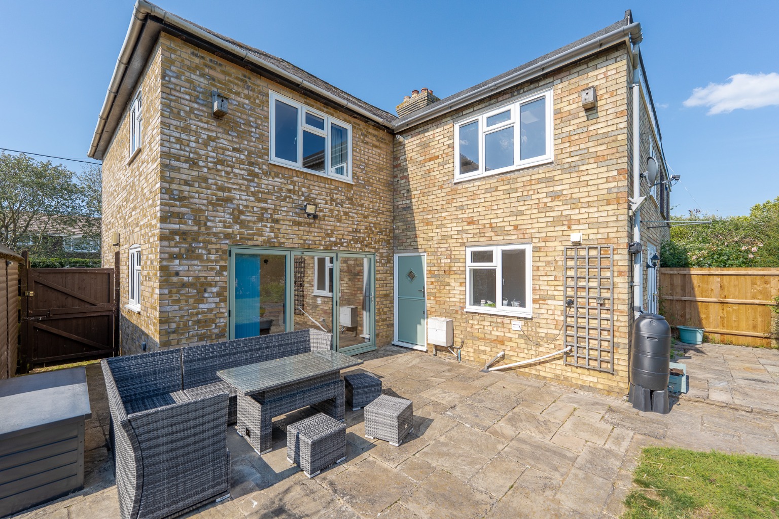 5 bed semi-detached house for sale in East Street, Huntingdon 1
