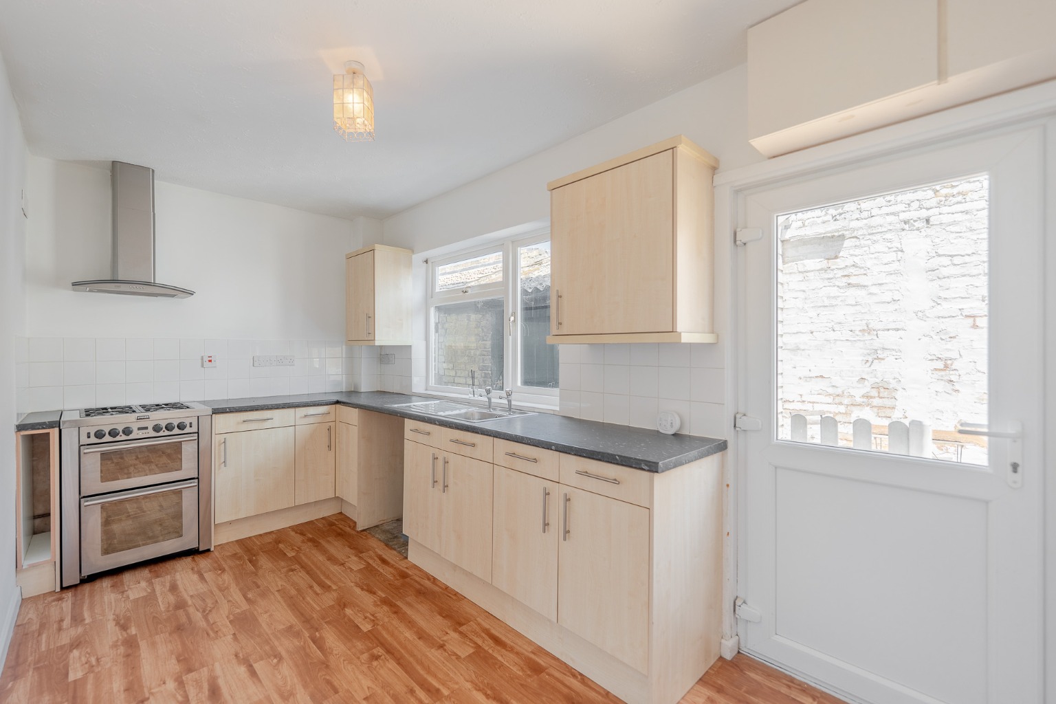 2 bed end of terrace house for sale in Oxford Road, St Ives 3