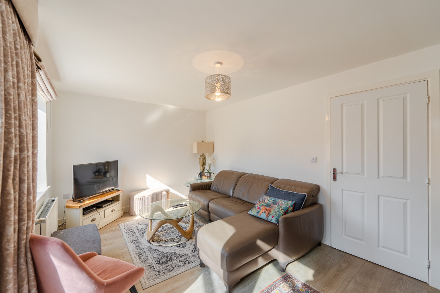 4 bed end of terrace house for sale in Bloomfield Drive, Huntingdon  - Property Image 3