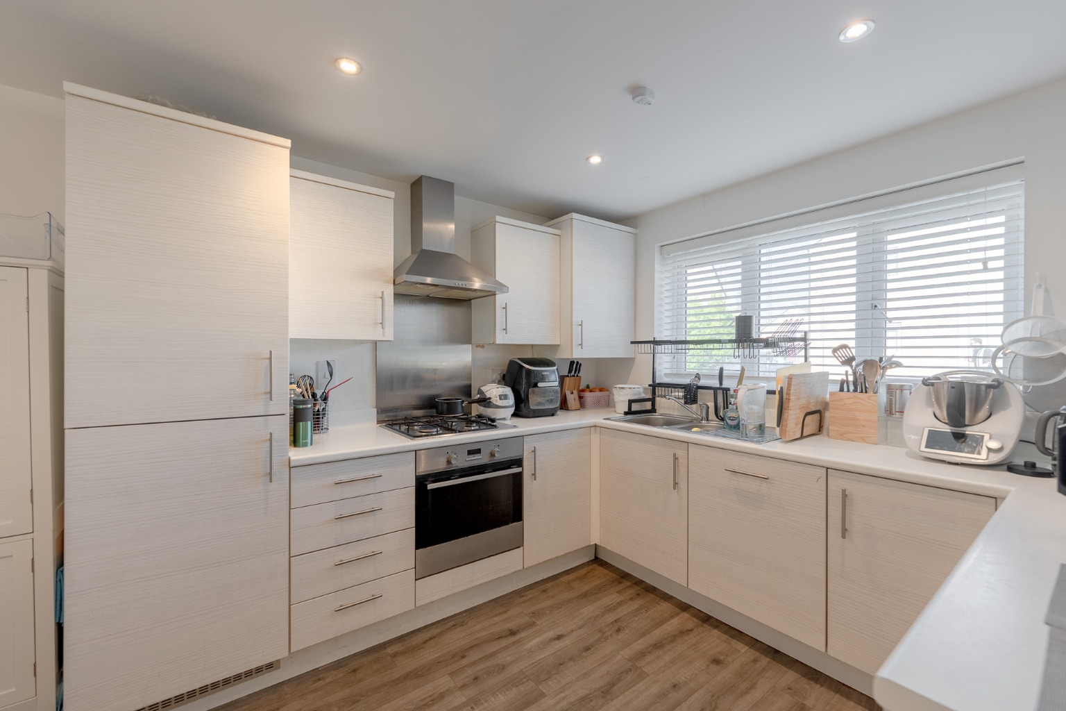 4 bed end of terrace house for sale in Bloomfield Drive, Huntingdon 5