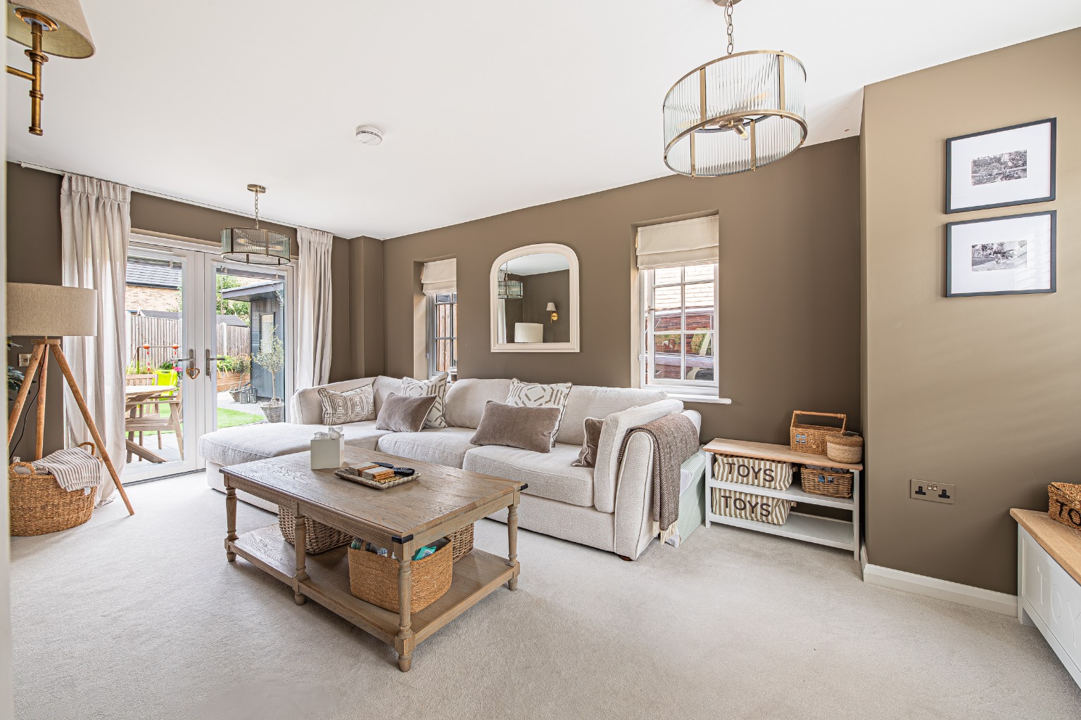 3 bed semi-detached house for sale in Font Drive, Cambridgeshire  - Property Image 3