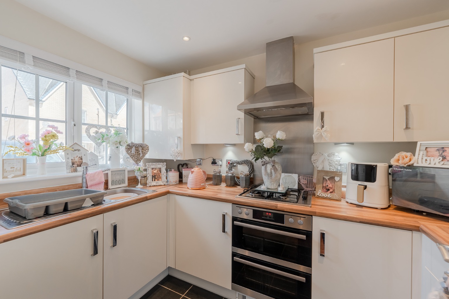 2 bed terraced house for sale in Parker Crescent, Cambridgeshire 1