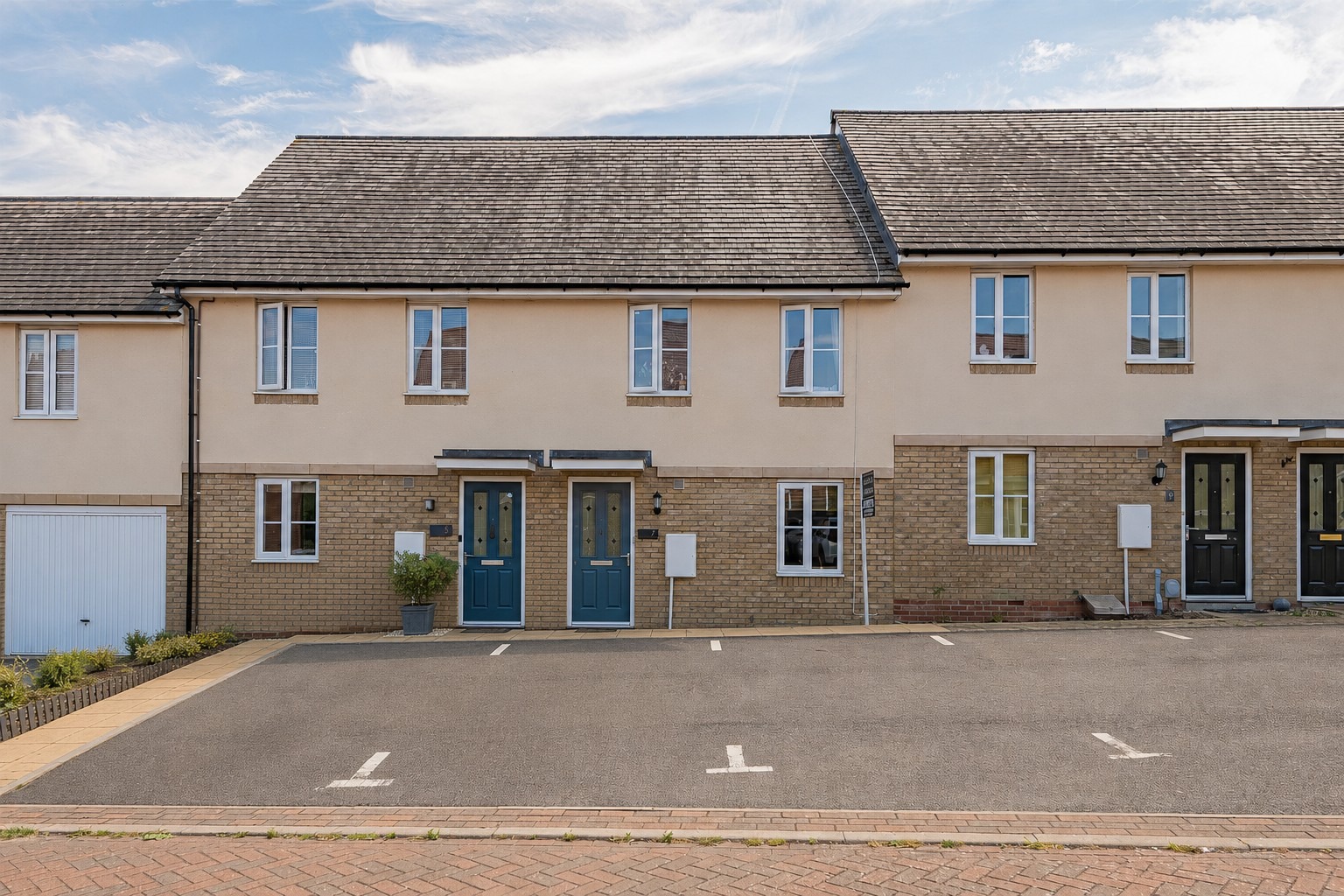 3 bed terraced house for sale in St John's Lane, Cambridge - Property Image 1