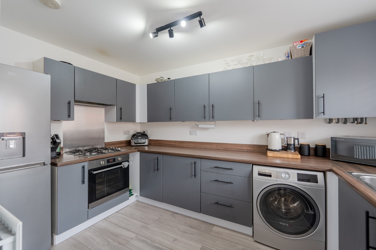 3 bed terraced house for sale in Heathcote Crescent, Cambridgeshire 1