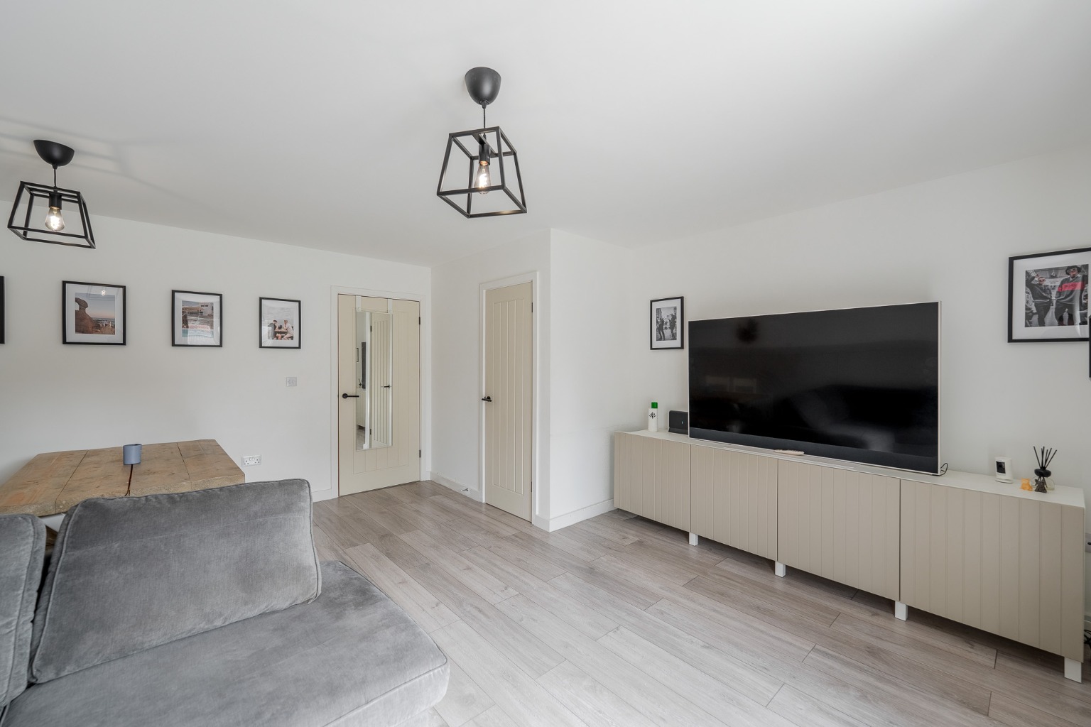 3 bed terraced house for sale in Heathcote Crescent, Cambridgeshire  - Property Image 3