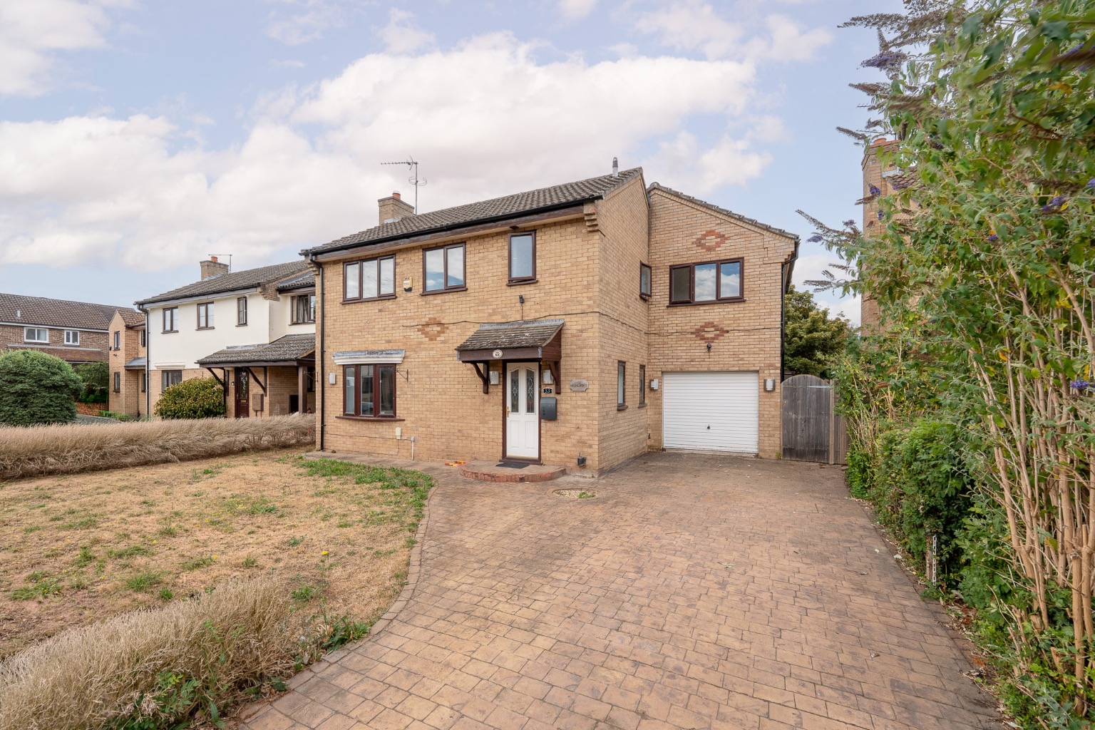 4 bed detached house for sale in Highfield Avenue, Cambridgeshire  - Property Image 1