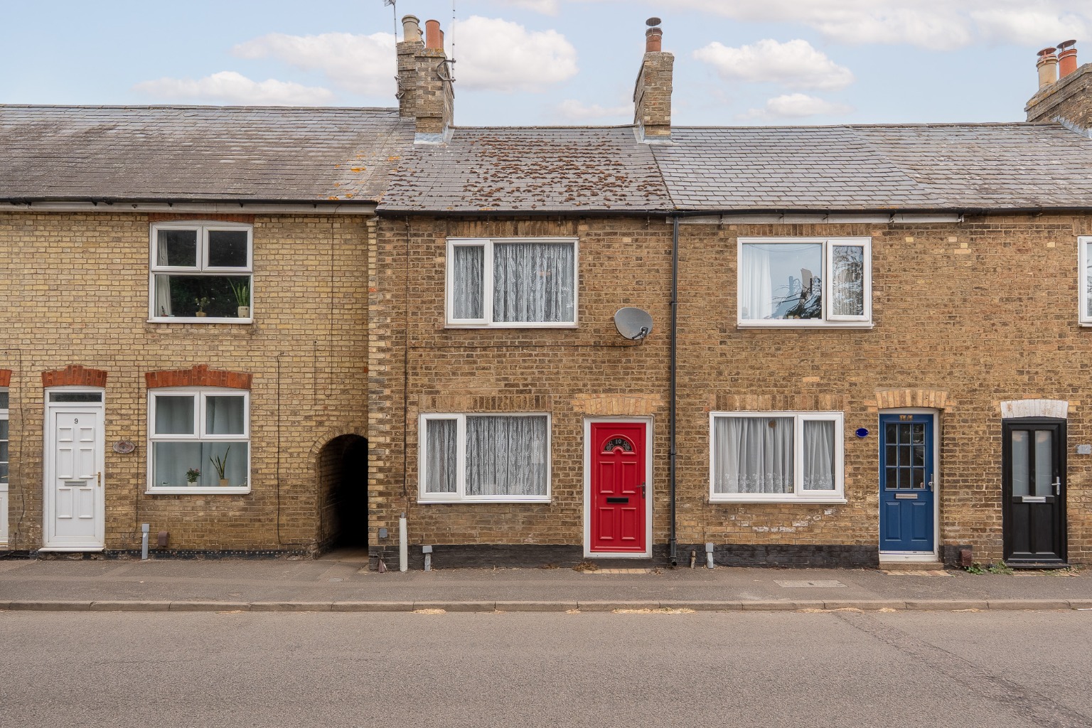 2 bed terraced house for sale in Cambridge Road, Cambridgeshire  - Property Image 1