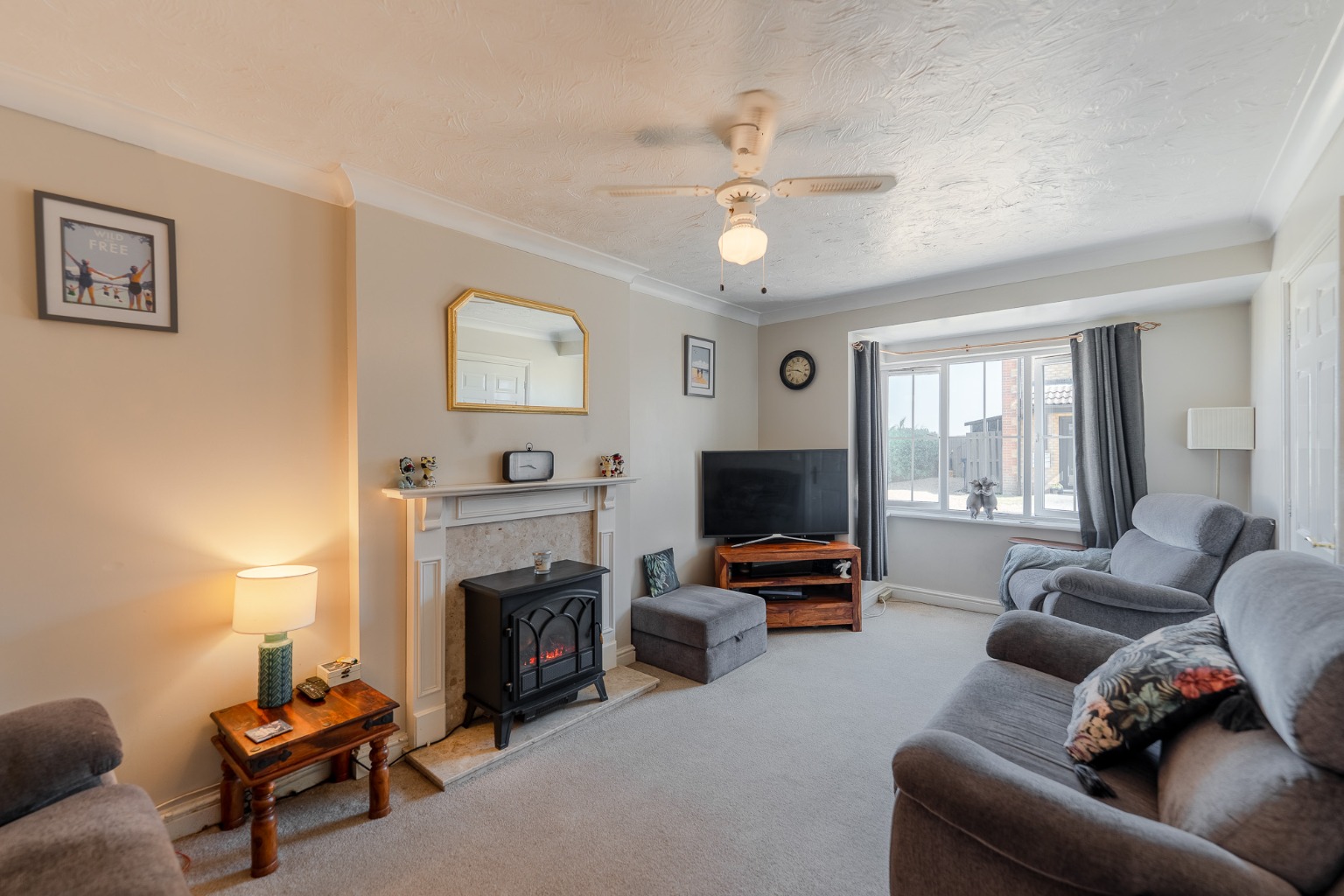 4 bed detached house for sale in Drovers Close, Huntingdon  - Property Image 3