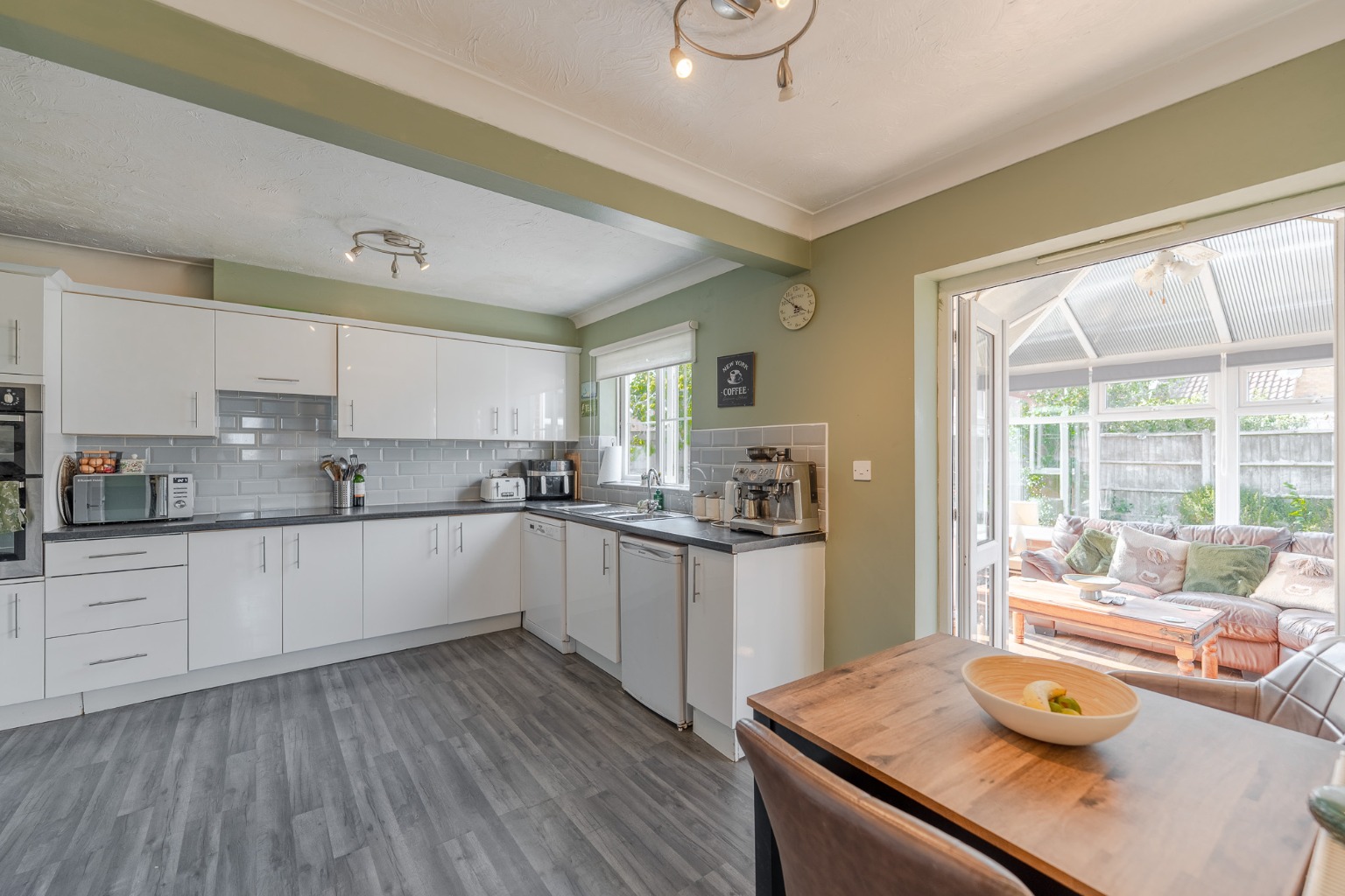 4 bed detached house for sale in Drovers Close, Huntingdon 1