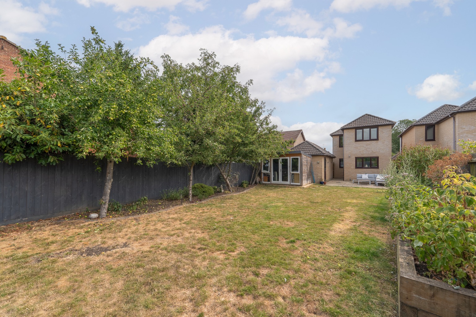 3 bed detached house for sale in Field Close, Cambridgeshire  - Property Image 17