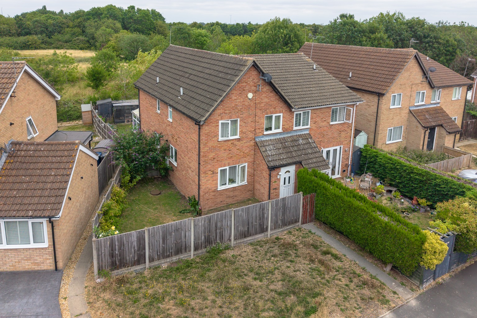 2 bed end of terrace house for sale in Stanch Hill Road, Cambridgeshire - Property Image 1