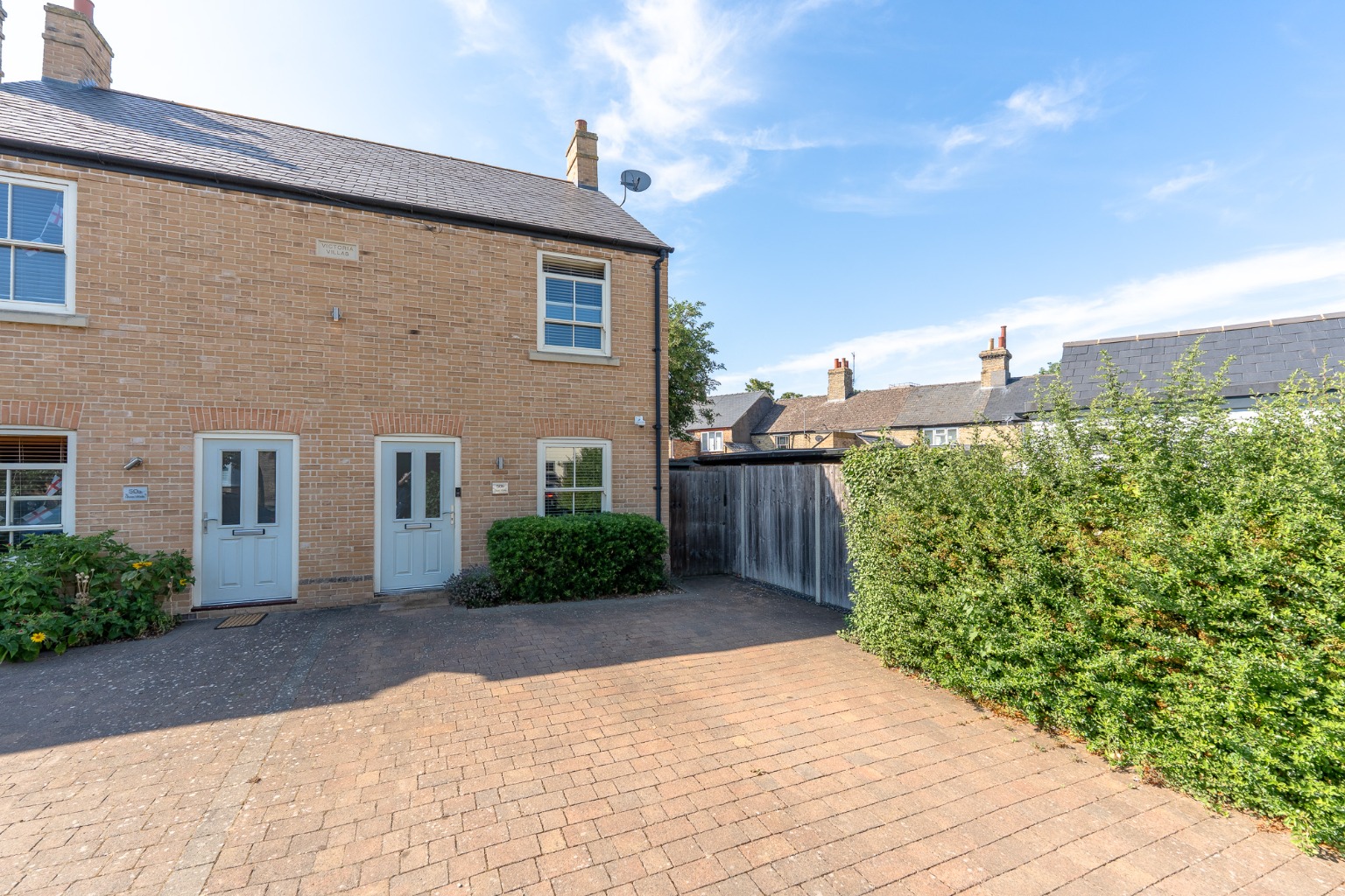 3 bed semi-detached house for sale in Ouse Walk, Huntingdon - Property Image 1