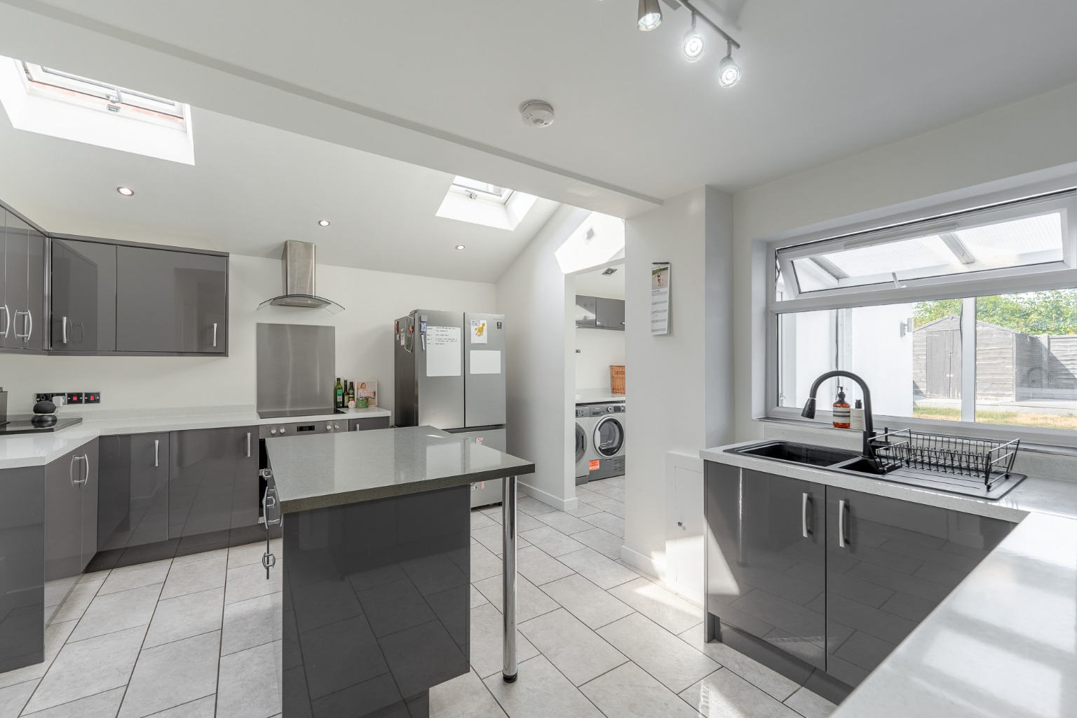 3 bed semi-detached house for sale in The Trundle, Cambridgeshire  - Property Image 2