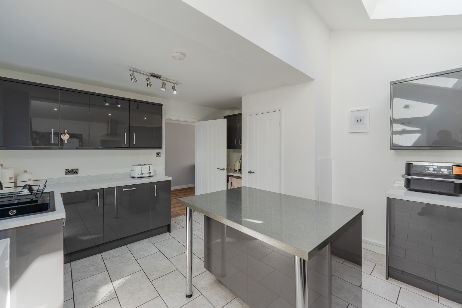 3 bed semi-detached house for sale in The Trundle, Cambridgeshire 4