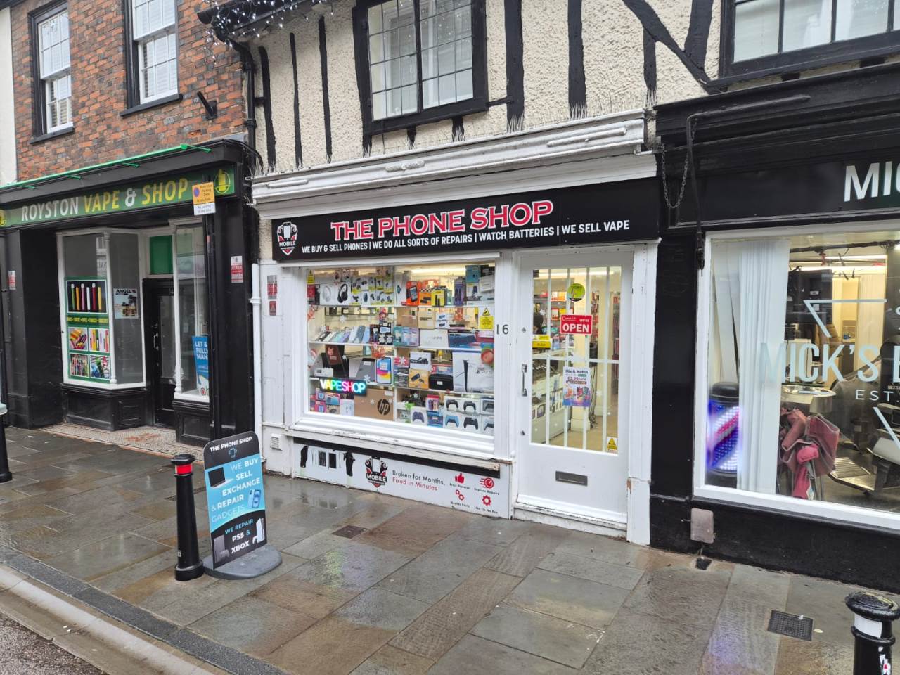 vape shop royston Royston Vape shop shut down for selling illegal vapes, cigarettes and  counterfeit tobacco main image 0
