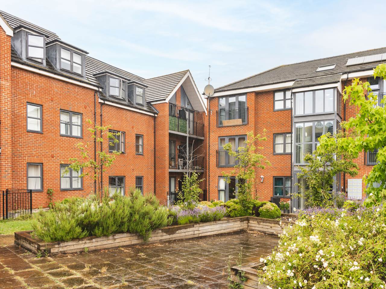 flat for sale in Goodes Court