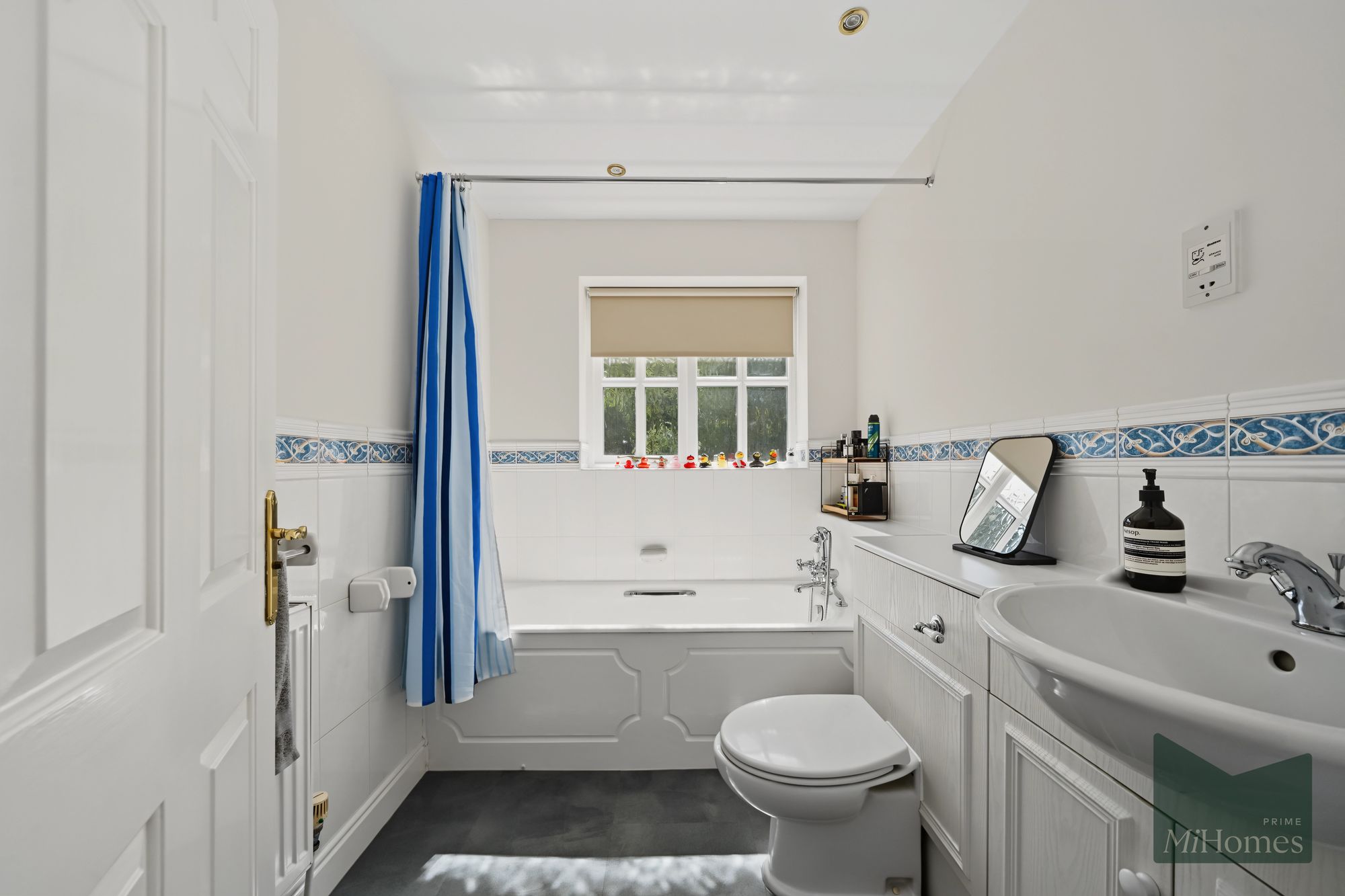 5 bed detached house for sale in Oakwell Drive, Northaw, EN6  - Property Image 39