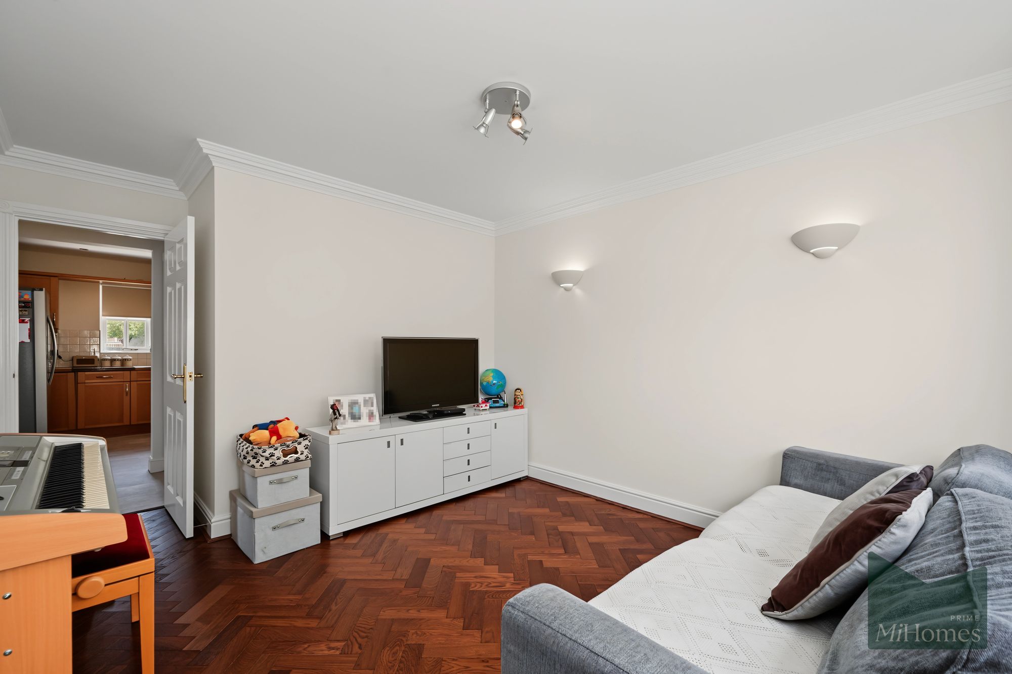 5 bed detached house for sale in Oakwell Drive, Northaw, EN6  - Property Image 14