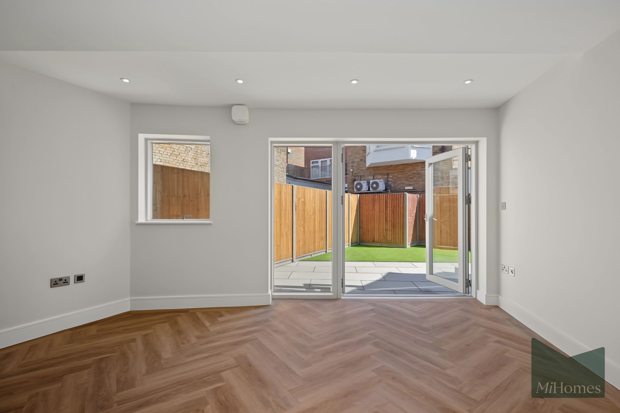 1 bed apartment to rent in Lunar Court, Enfield - Property Image 4