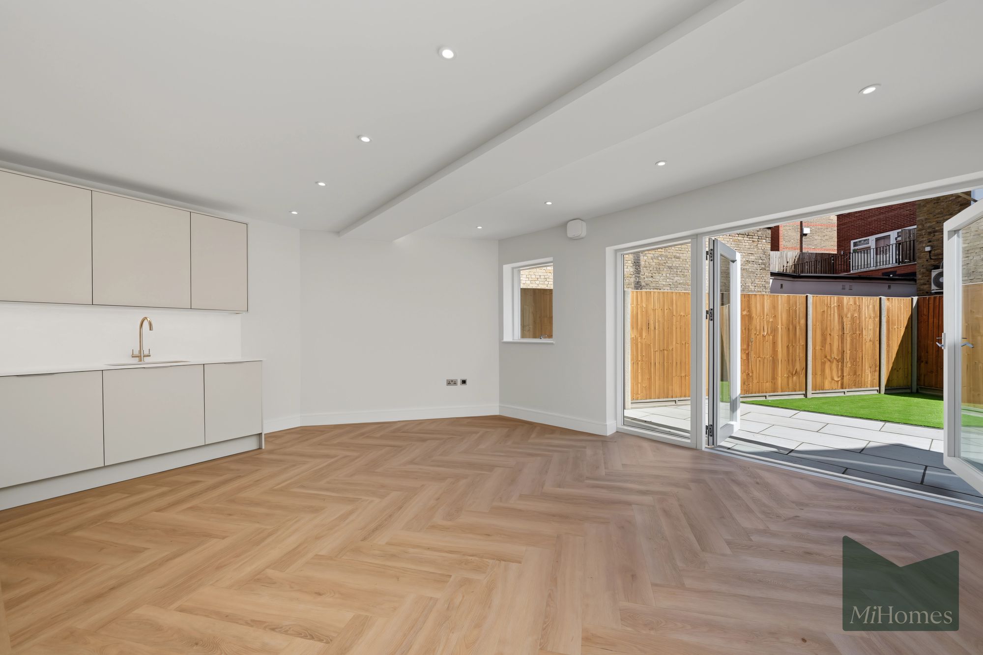 1 bed apartment to rent in Lunar Court, Enfield - Property Image 11