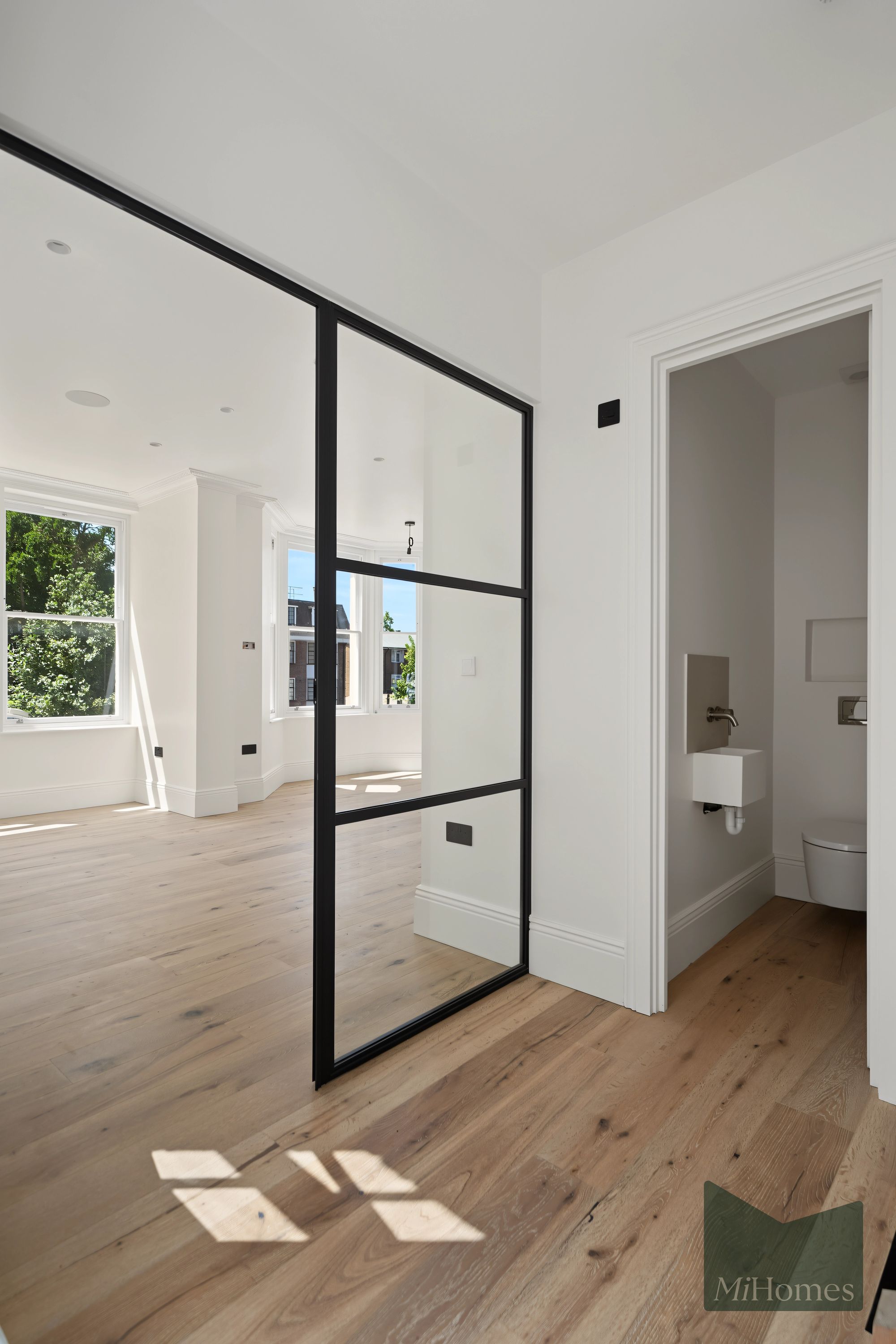 3 bed maisonette for sale in Maple Rise, Colney Hatch Lane, N10 - Property Image 5
