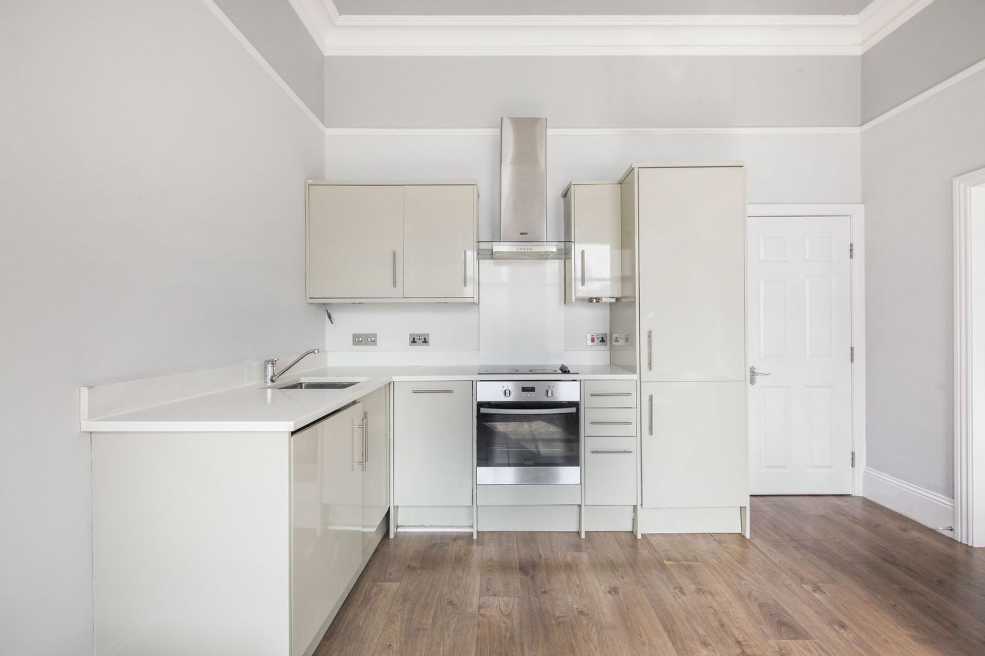 1 bed flat to rent in High Street, Croydon  - Property Image 2