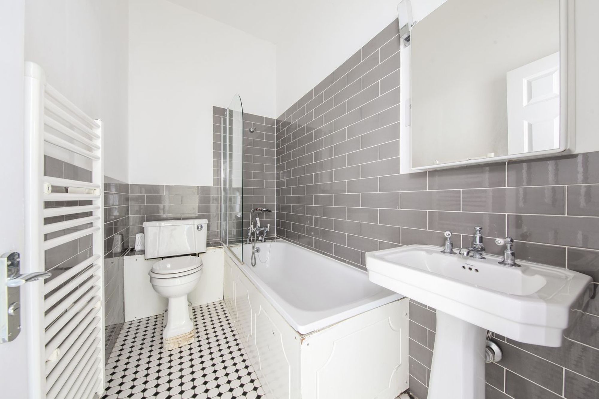 1 bed flat to rent in High Street, Croydon  - Property Image 3