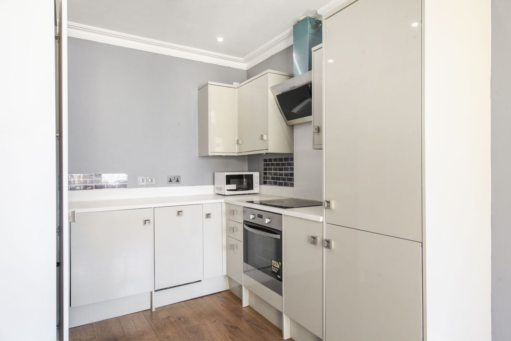 1 bed flat to rent in High Street, Croydon  - Property Image 2