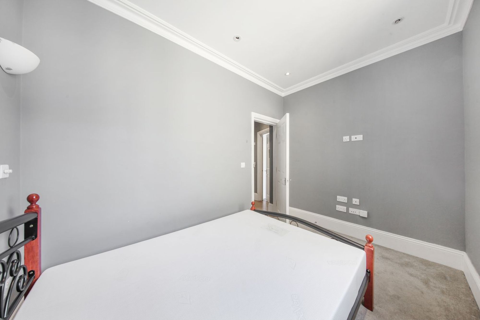 1 bed flat to rent in High Street, Croydon  - Property Image 10