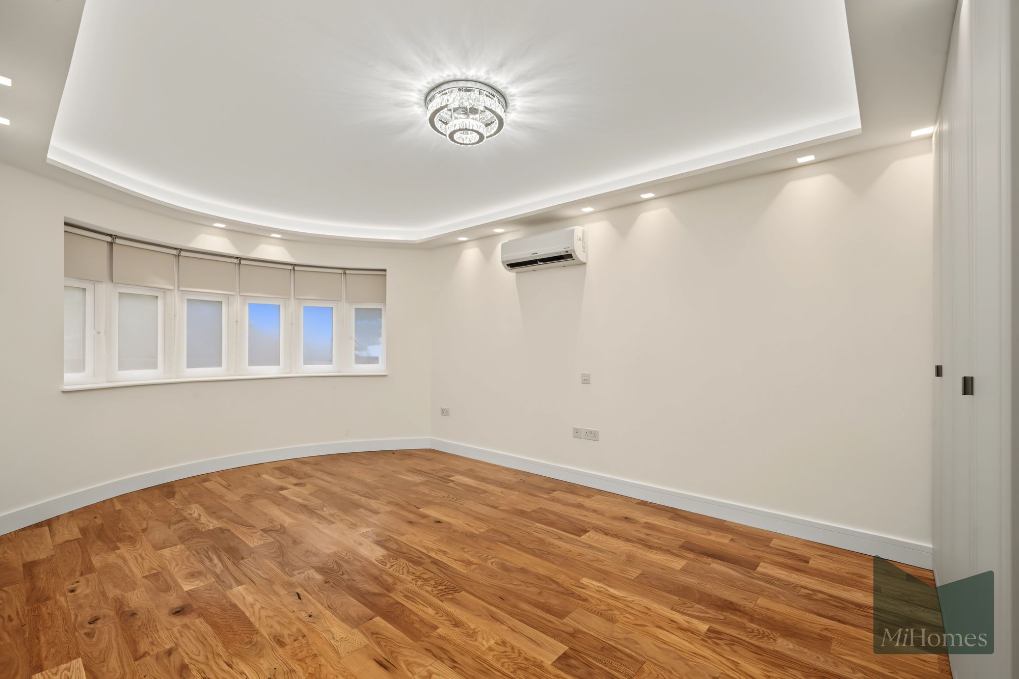 6 bed detached house to rent in Danescroft Gardens, London, NW4  - Property Image 5