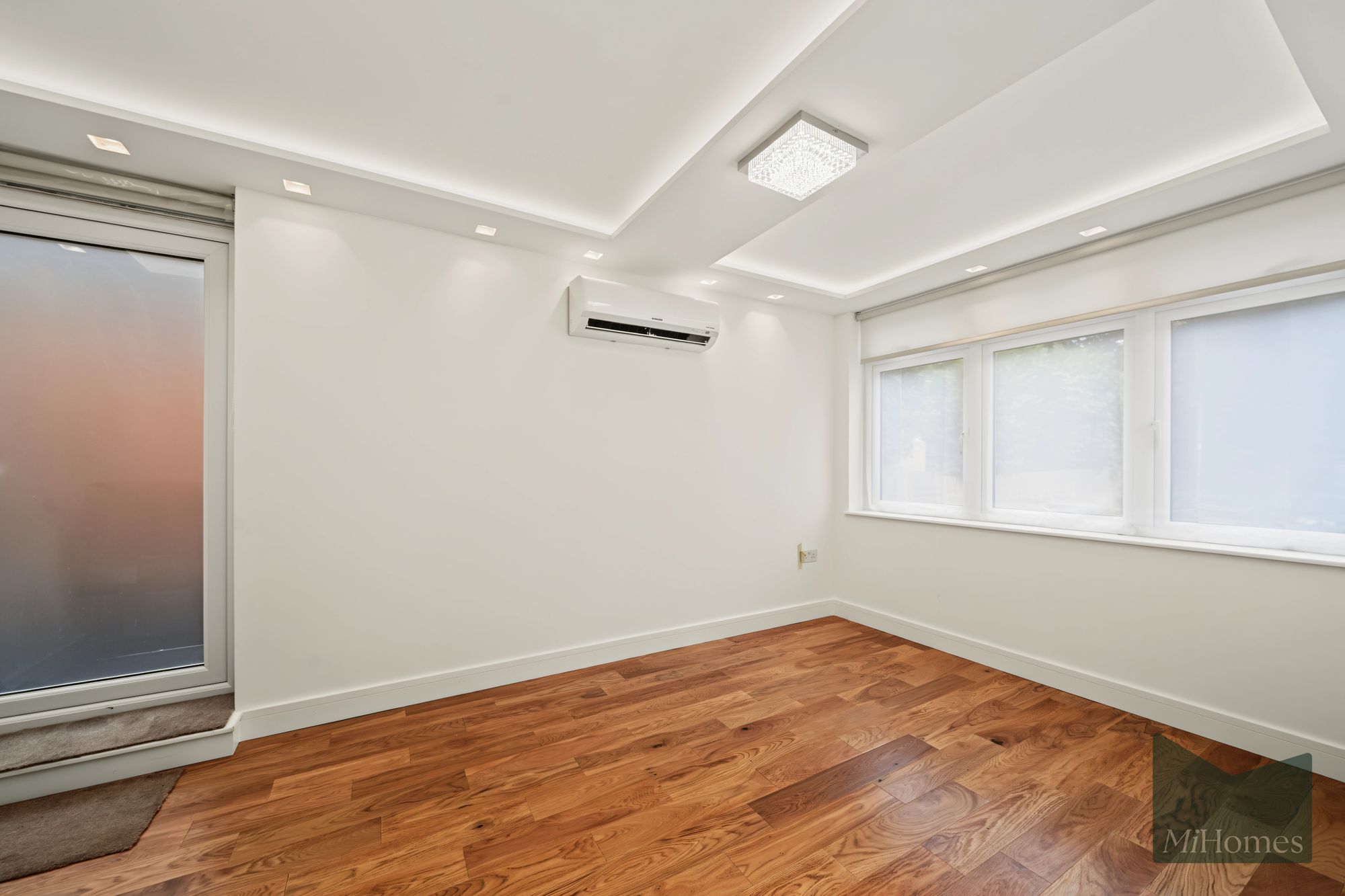 6 bed detached house to rent in Danescroft Gardens, London, NW4  - Property Image 11