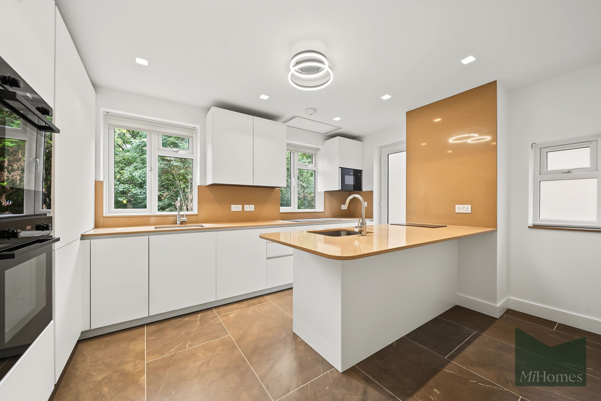 6 bed detached house to rent in Danescroft Gardens, London, NW4  - Property Image 2