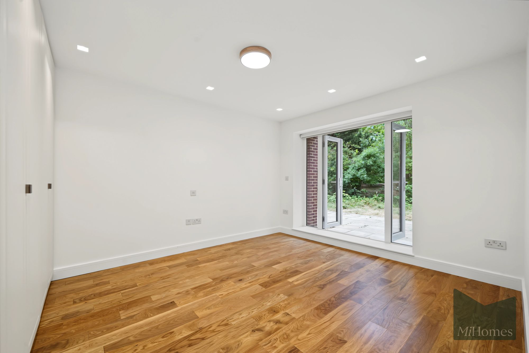 6 bed detached house to rent in Danescroft Gardens, London, NW4  - Property Image 7