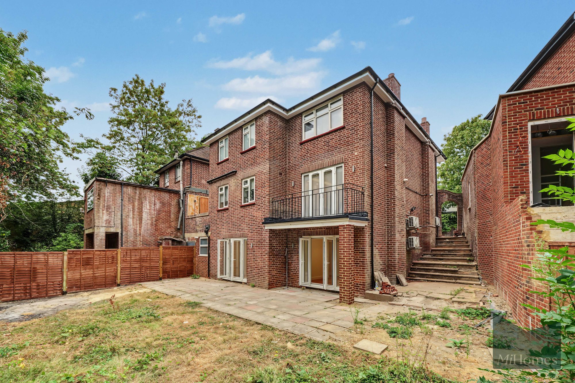 6 bed detached house to rent in Danescroft Gardens, London, NW4  - Property Image 4