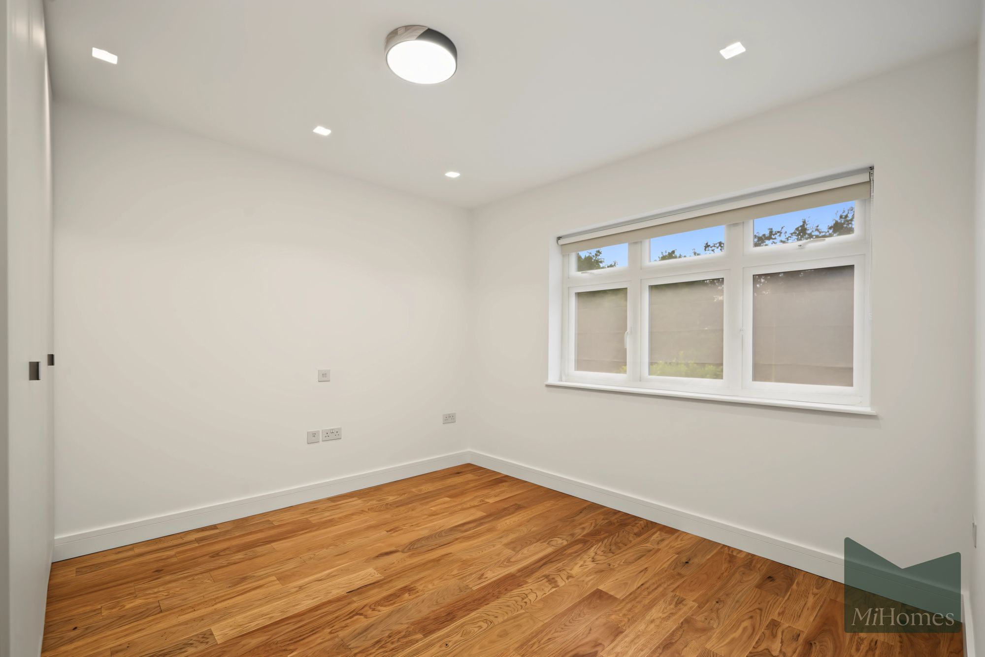 6 bed detached house to rent in Danescroft Gardens, London, NW4  - Property Image 12