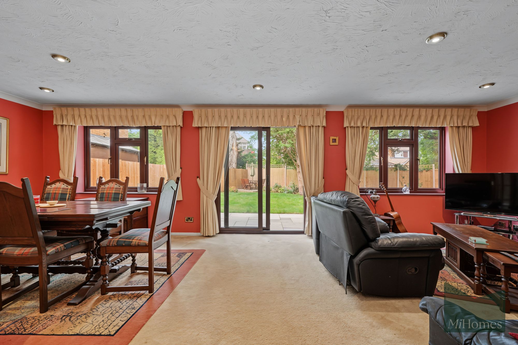 4 bed detached house for sale in Canford Close, Enfield, EN2 - Property Image 3
